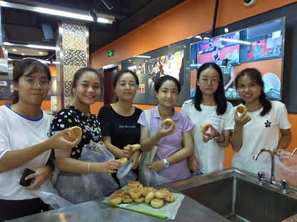 共捧一轮明月，感恩永存心间――太阳成集团tyc122cc导师团中秋节感恩活动