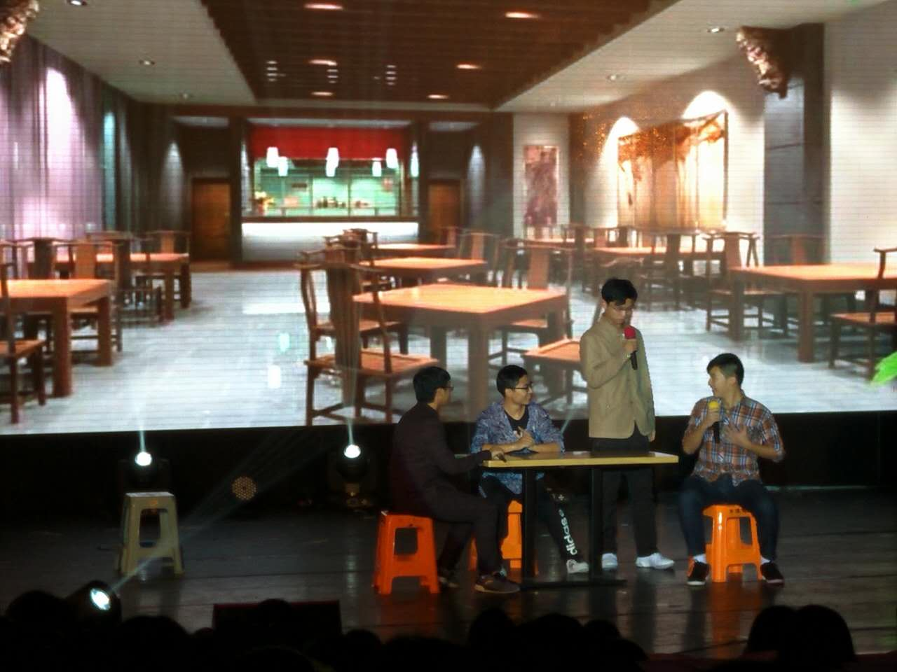 太阳成集团tyc122cc2016级新生积极参与校新生节文艺晚会